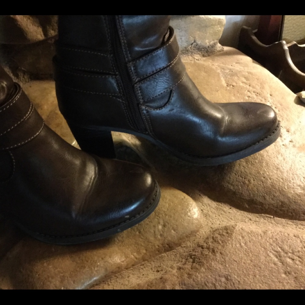 SOLD - Picture 3 of 4